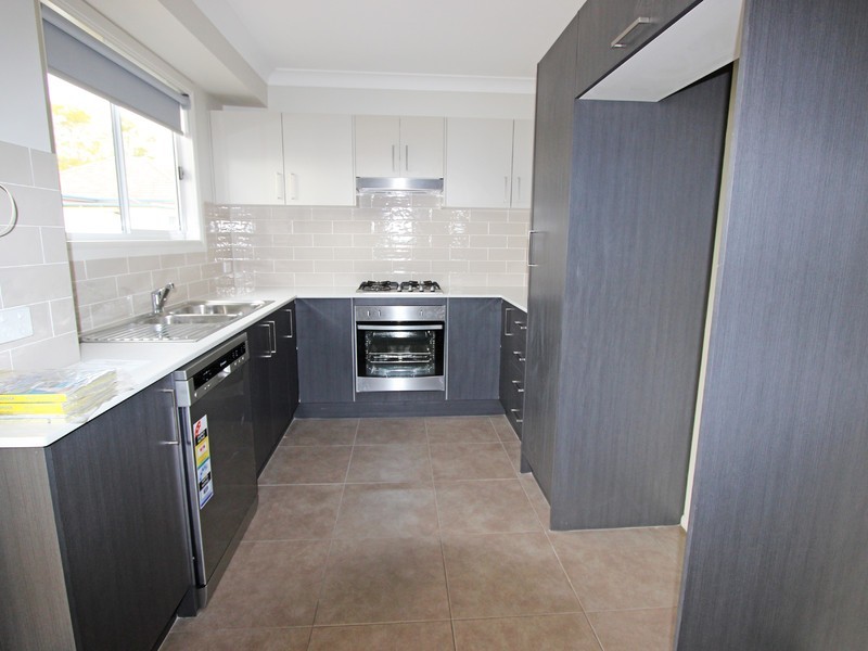 2/2B Henderson Avenue, Cessnock NSW 2325