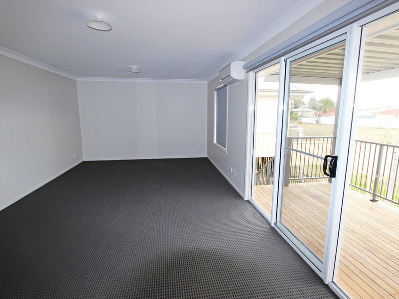 2/2B Henderson Avenue, Cessnock NSW 2325