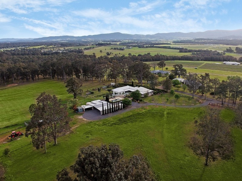42 Londons Road, Lovedale NSW 2325