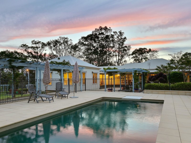 42 Londons Road, Lovedale NSW 2325