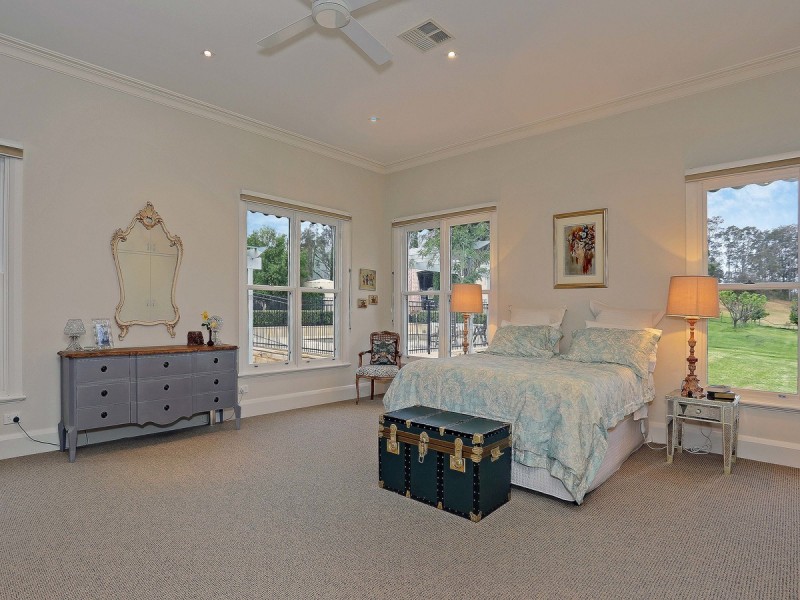 42 Londons Road, Lovedale NSW 2325