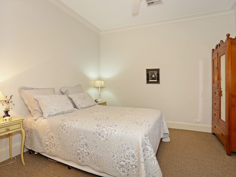 42 Londons Road, Lovedale NSW 2325