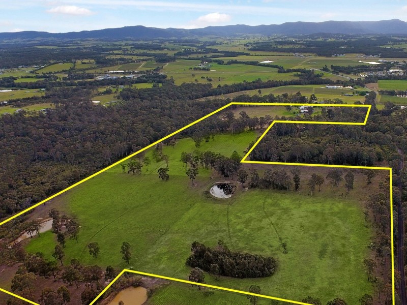 42 Londons Road, Lovedale NSW 2325