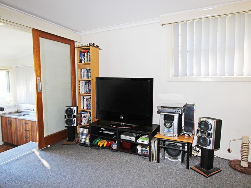 2 Colliery Street, Aberdare NSW 2325