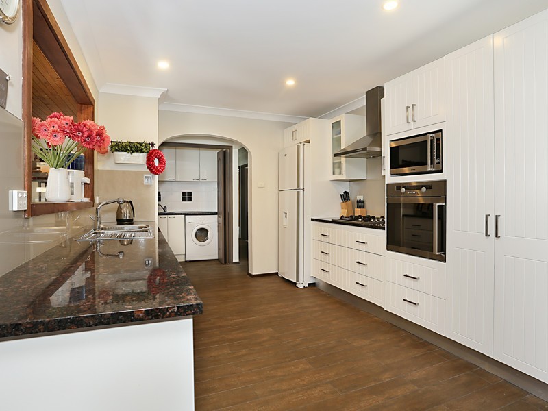 2 Balmoral Avenue, Cessnock NSW 2325