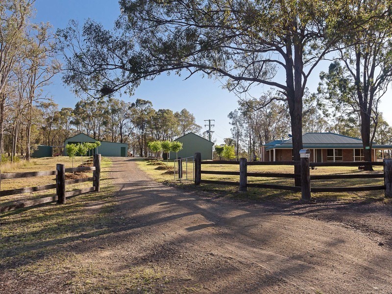 42 Blackburn Close, Lovedale NSW 2325