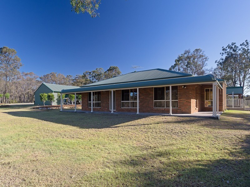42 Blackburn Close, Lovedale NSW 2325