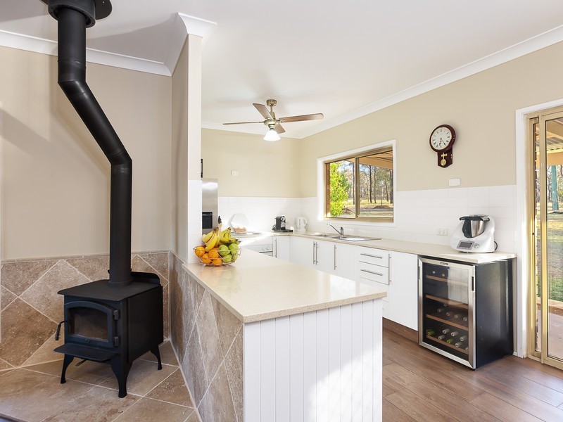 42 Blackburn Close, Lovedale NSW 2325