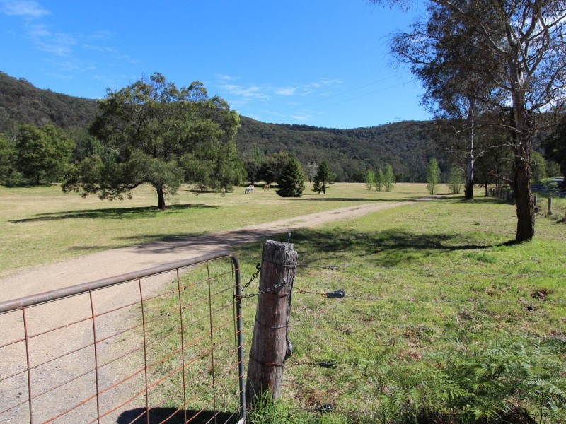 2410 Wollombi Road, Wollombi NSW 2325