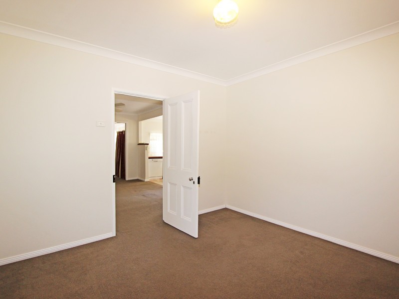 76 Maitland Street, Abermain NSW 2326