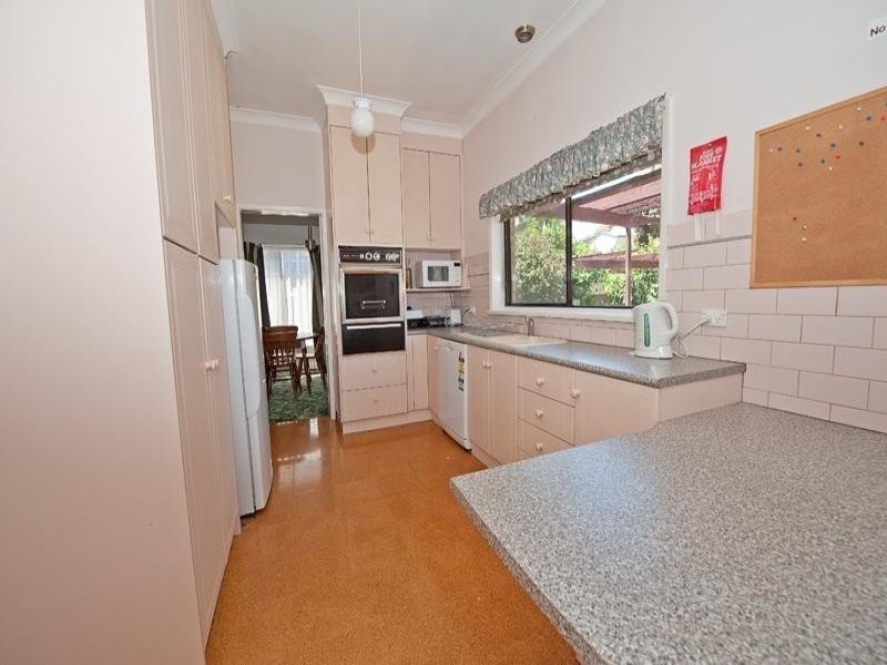 428 Parkview Crescent, Lavington NSW 2641