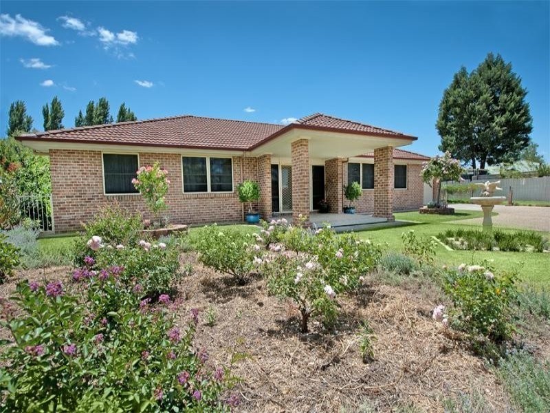 4 Bindi Court, Lavington NSW 2641