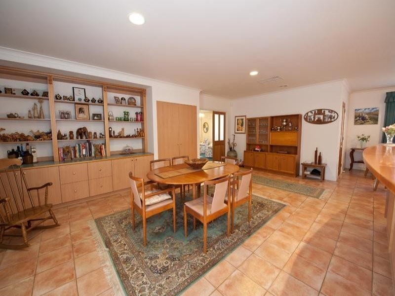 4 Bindi Court, Lavington NSW 2641