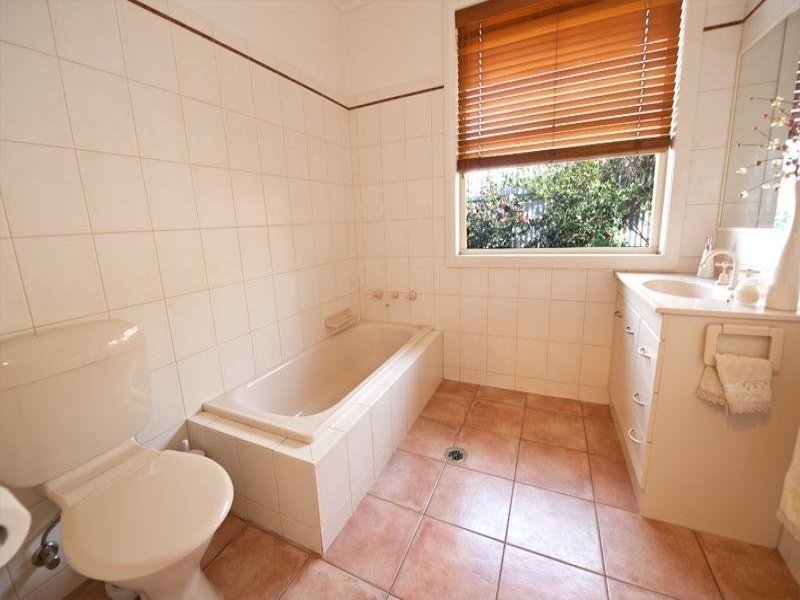 4 Bindi Court, Lavington NSW 2641