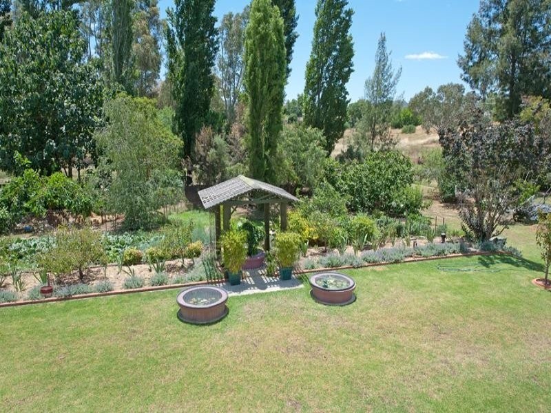 4 Bindi Court, Lavington NSW 2641
