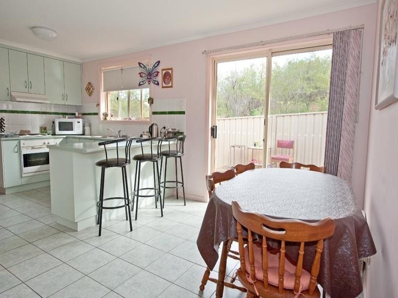 2/354 Schubach Street, East Albury NSW 2640