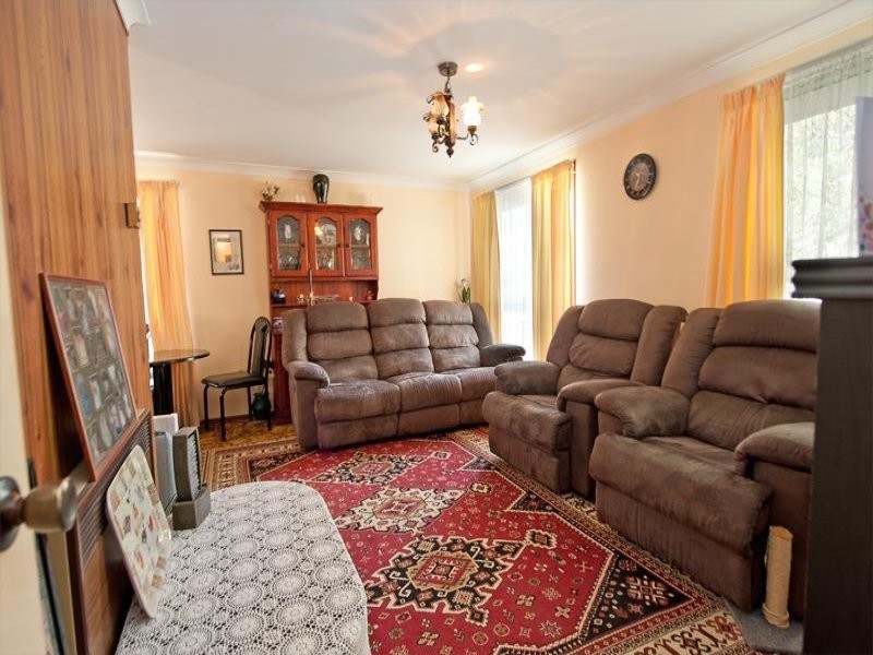 536 Schaefer Street, Lavington NSW 2641