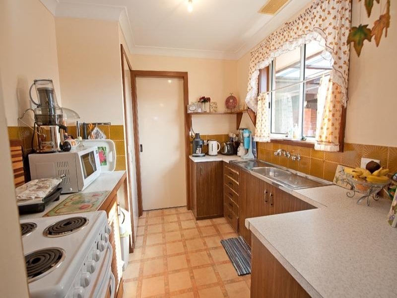 536 Schaefer Street, Lavington NSW 2641