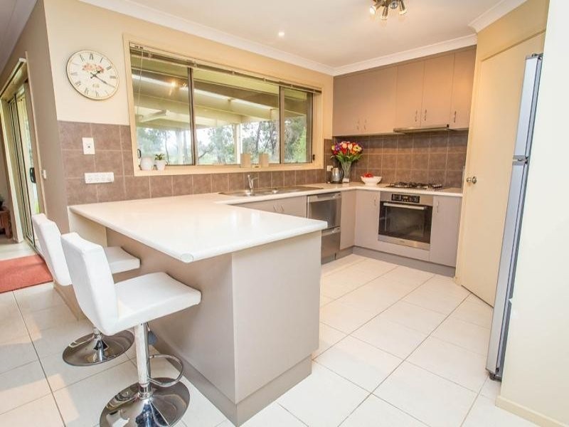 4 Snowgum Place, Thurgoona NSW 2640