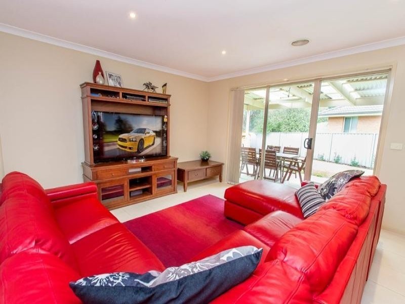 4 Snowgum Place, Thurgoona NSW 2640