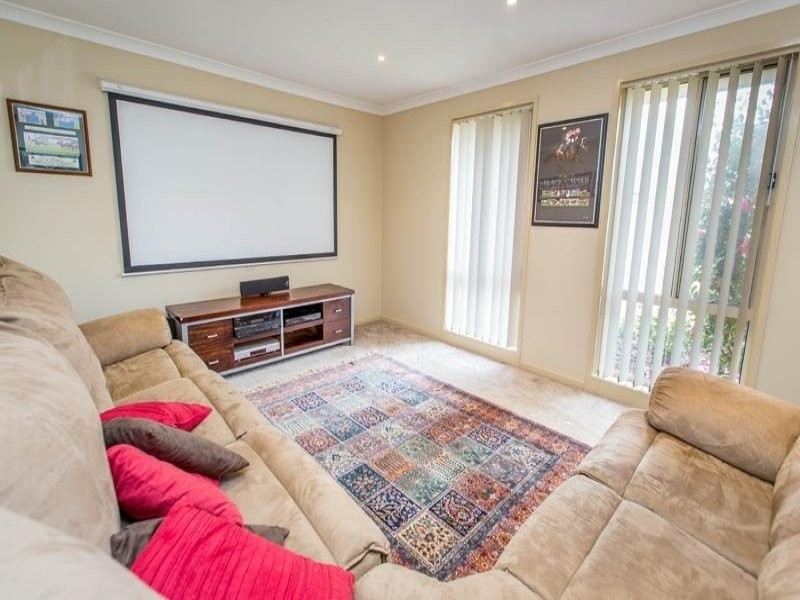 4 Snowgum Place, Thurgoona NSW 2640
