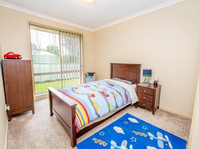 4 Snowgum Place, Thurgoona NSW 2640