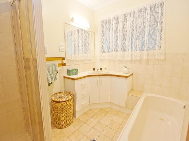 9 Ronald Place, East Albury NSW 2640