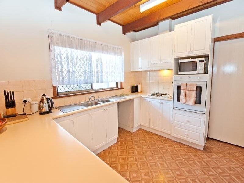 330 Balston Street, Lavington NSW 2641