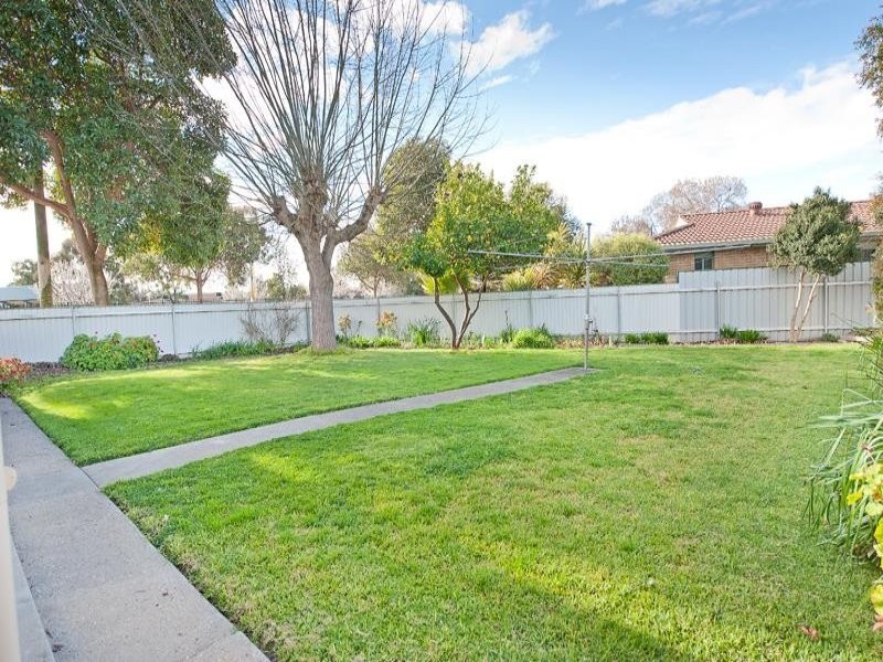 330 Balston Street, Lavington NSW 2641