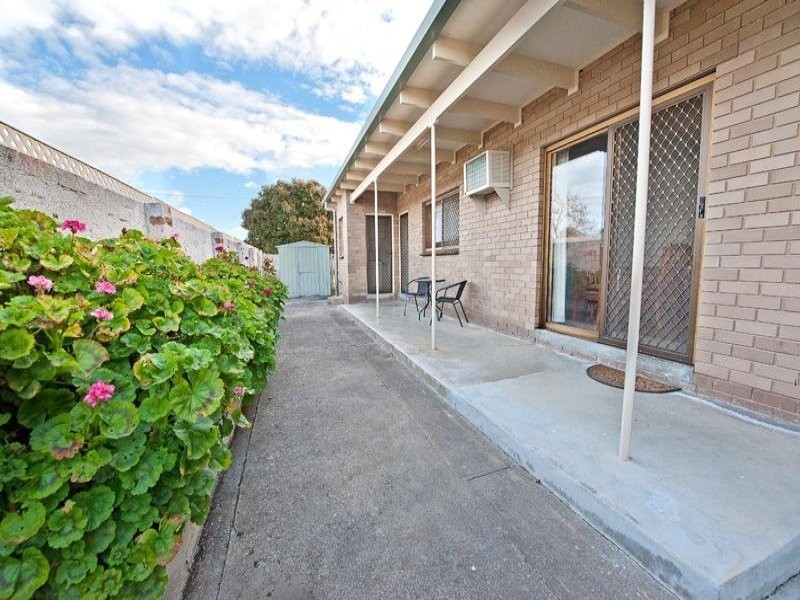 330 Balston Street, Lavington NSW 2641