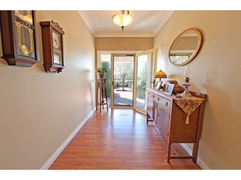 9 Lobbe Road, Thurgoona NSW 2640