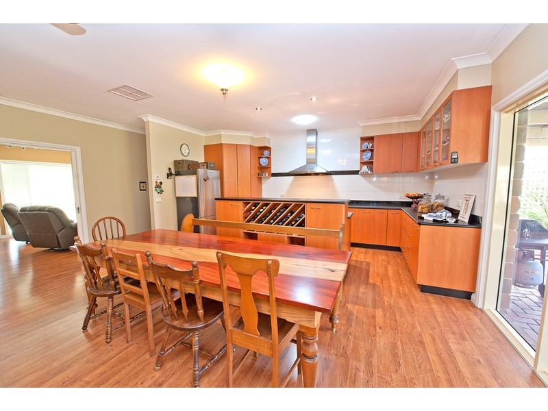 9 Lobbe Road, Thurgoona NSW 2640