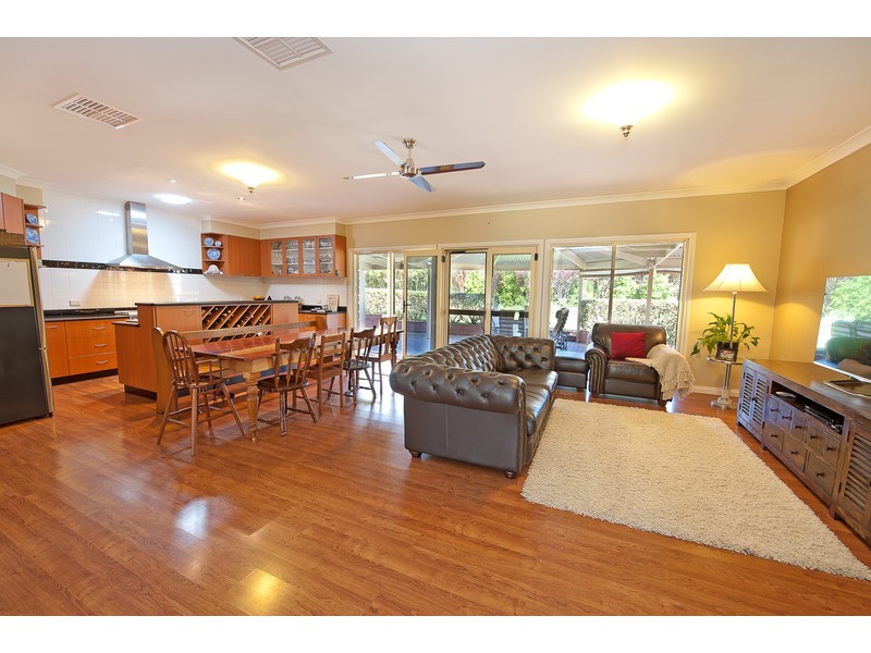 9 Lobbe Road, Thurgoona NSW 2640