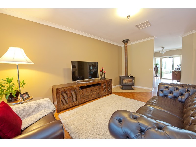 9 Lobbe Road, Thurgoona NSW 2640