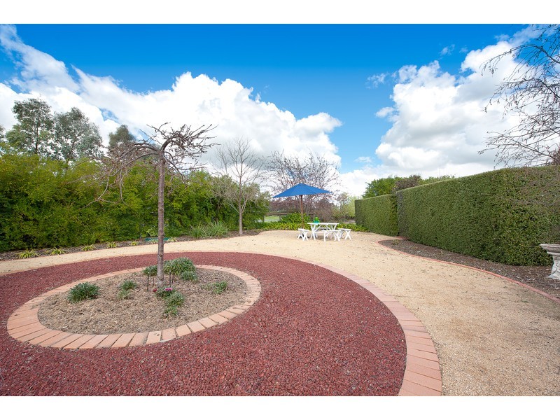 9 Lobbe Road, Thurgoona NSW 2640