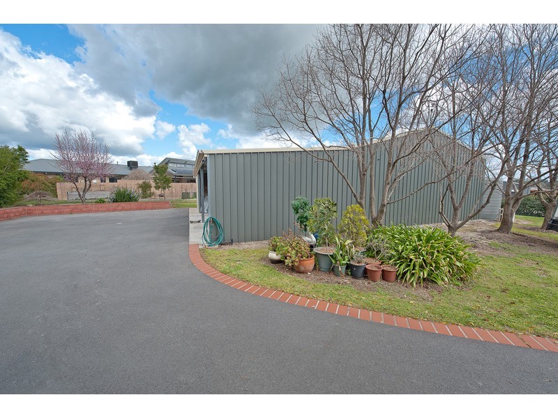 9 Lobbe Road, Thurgoona NSW 2640