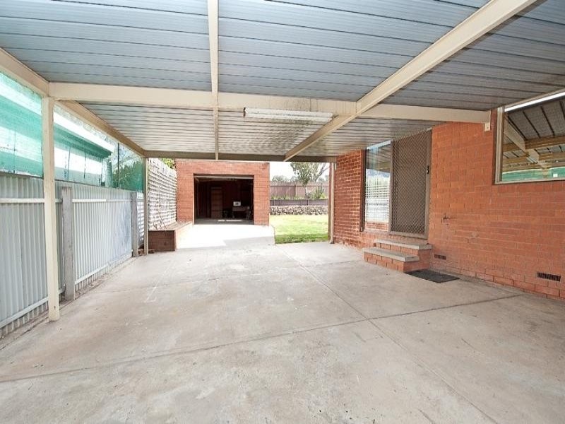 583 Lyne Street, Lavington NSW 2641
