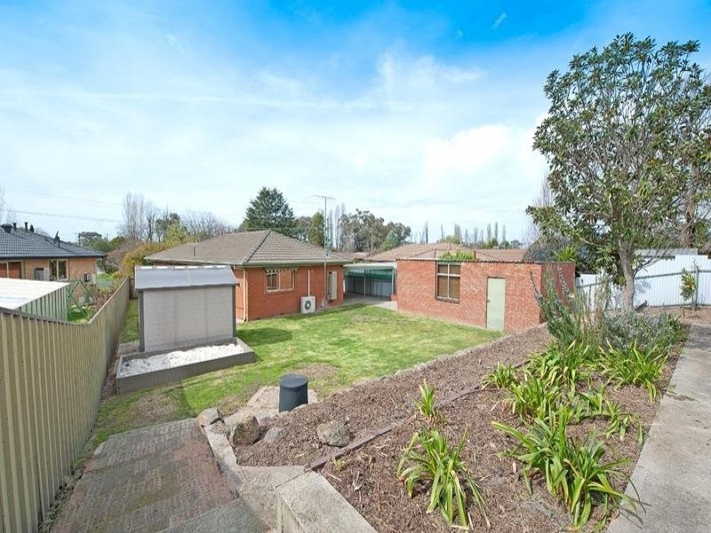 583 Lyne Street, Lavington NSW 2641