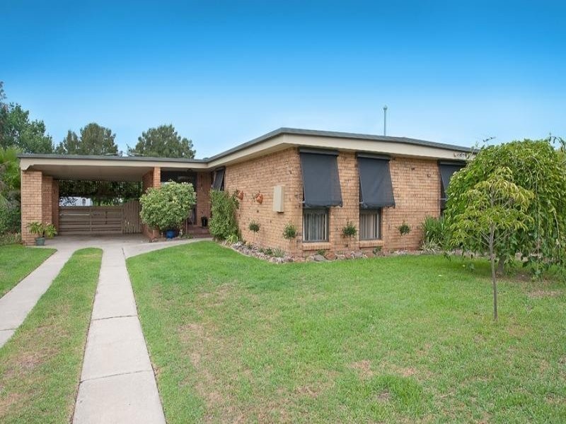 331 Haines Court, Lavington NSW 2641