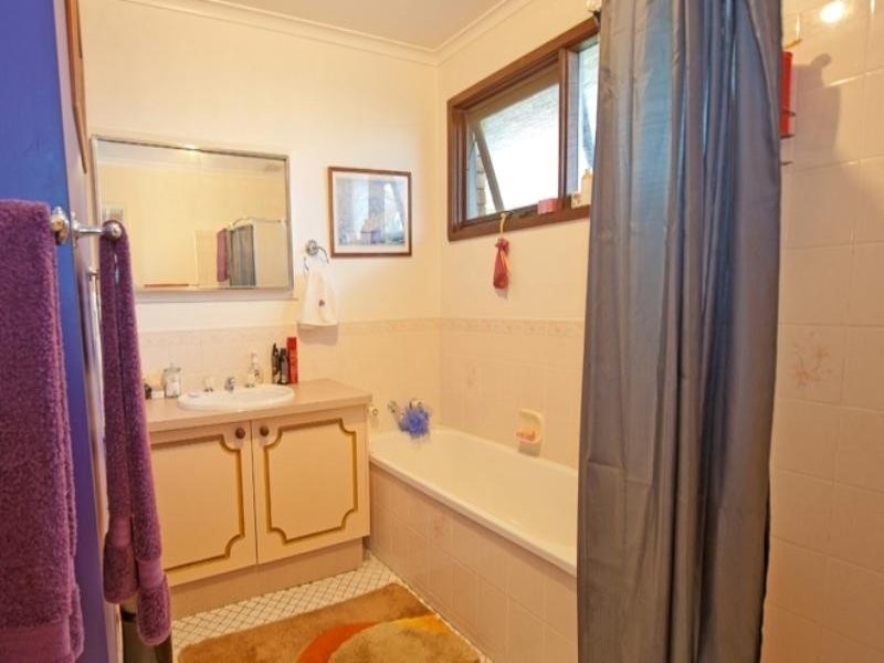 331 Haines Court, Lavington NSW 2641