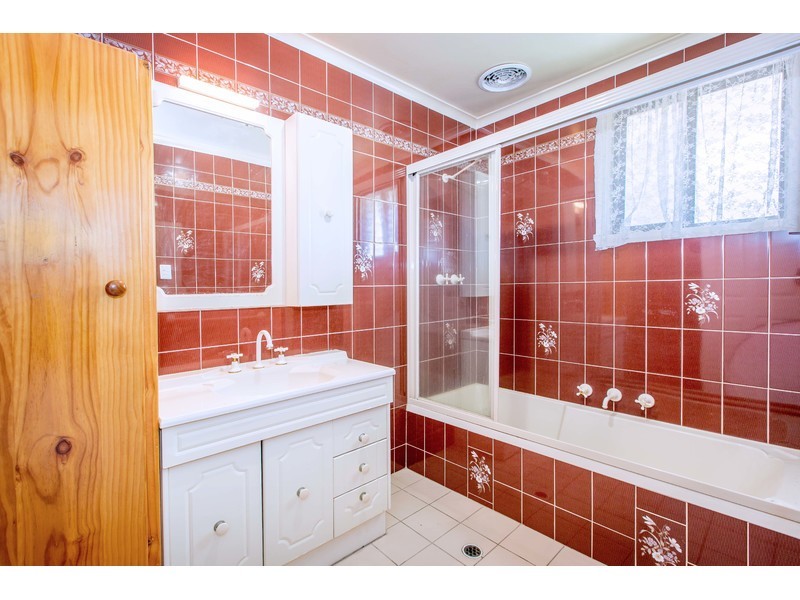 258 Desmond Street, Lavington NSW 2641