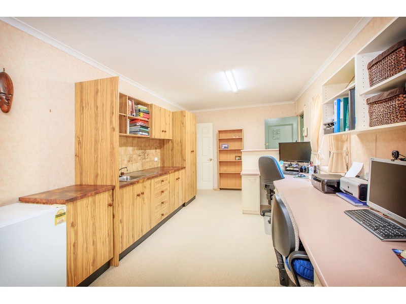 258 Desmond Street, Lavington NSW 2641