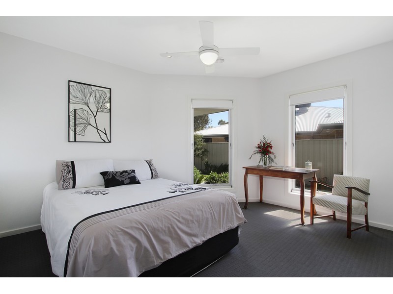 64 Golflinks Avenue, West Wodonga VIC 3690