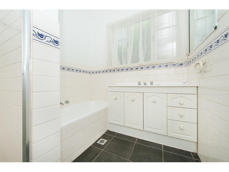 456 Hall Avenue, Lavington NSW 2641