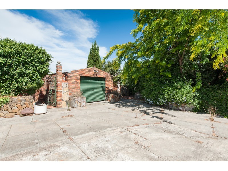 456 Hall Avenue, Lavington NSW 2641