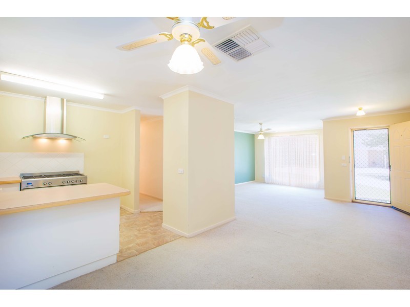 2/19 Saville Avenue, Lavington NSW 2641