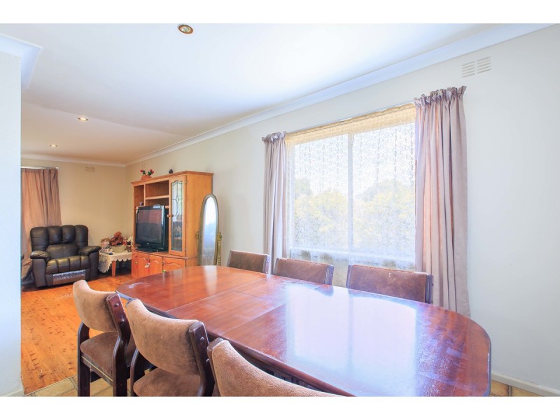 379 Prune Street, Lavington NSW 2641