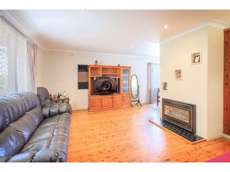 379 Prune Street, Lavington NSW 2641