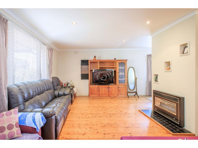 379 Prune Street, Lavington NSW 2641