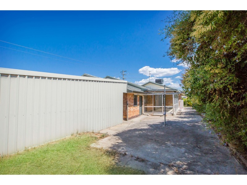 379 Prune Street, Lavington NSW 2641